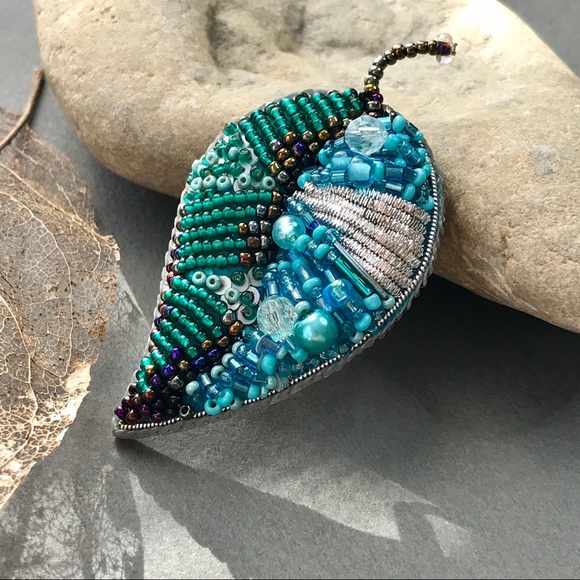 Leaf brooch 🍃 - Picture 1 of 10